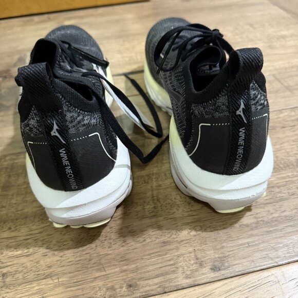 Mizuno Black and White Athletic Shoes - Picture 4 of 6